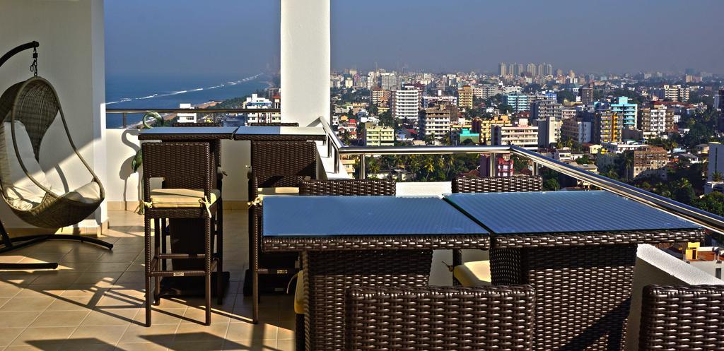 The Penthouse Above Sea Apartment Dehiwala-Mount Lavinia Exterior foto