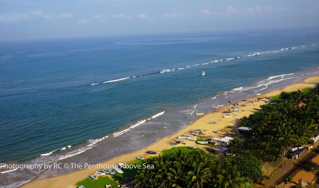 The Penthouse Above Sea Apartment Dehiwala-Mount Lavinia Exterior foto