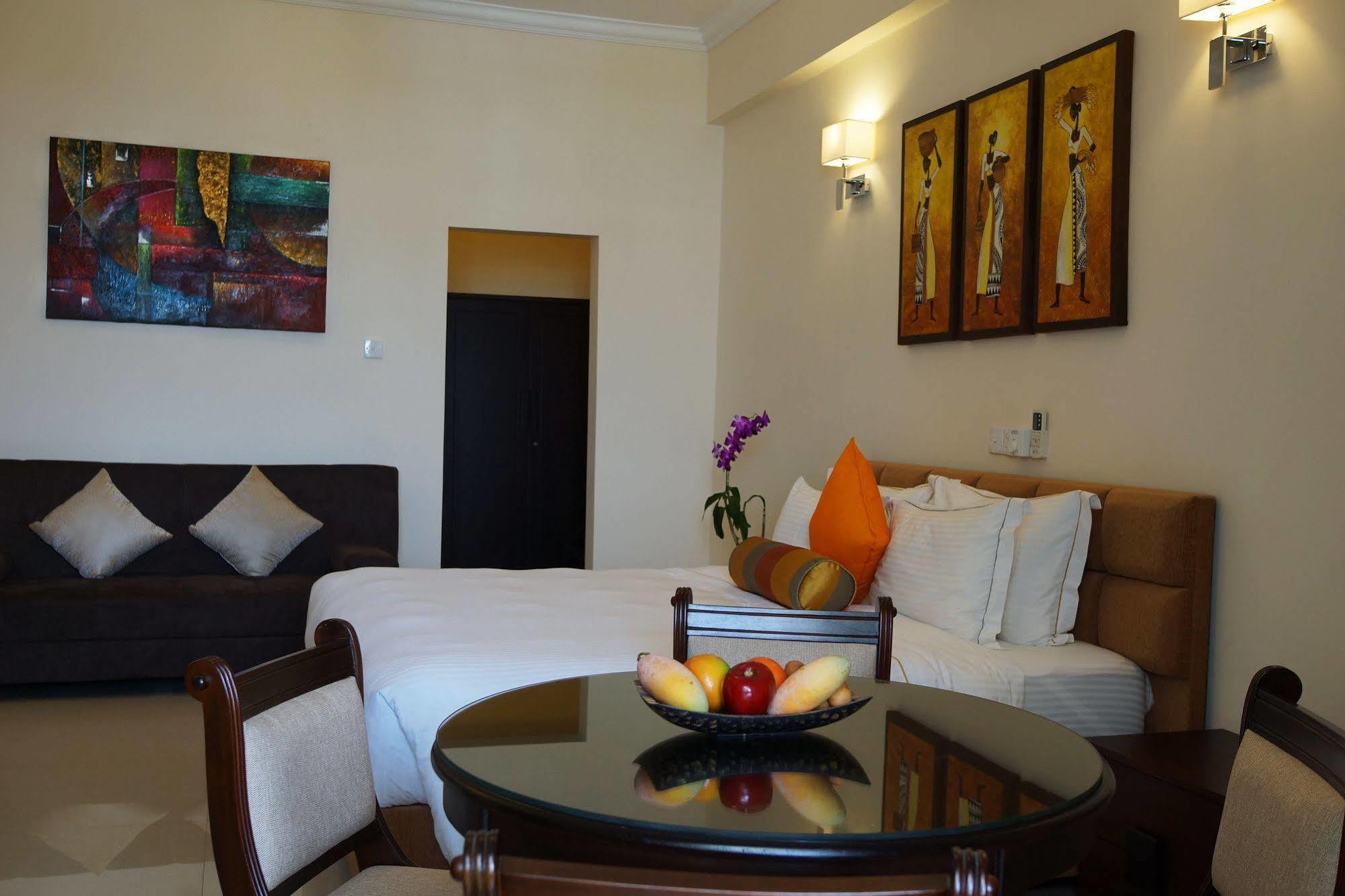 The Penthouse Above Sea Apartment Dehiwala-Mount Lavinia Exterior foto